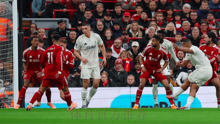 豪门悲喜夜 利物浦0-3坠入下半区 巴萨4-0登顶 曼城1-2被蓝军超越 豪门悲喜夜 利物浦0-3坠入下半区 巴萨4-0登顶 曼城1-2被蓝军超越